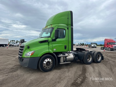 2021 Freightliner Cascadia 113 6x4 T/A Day Cab Truck Tractor