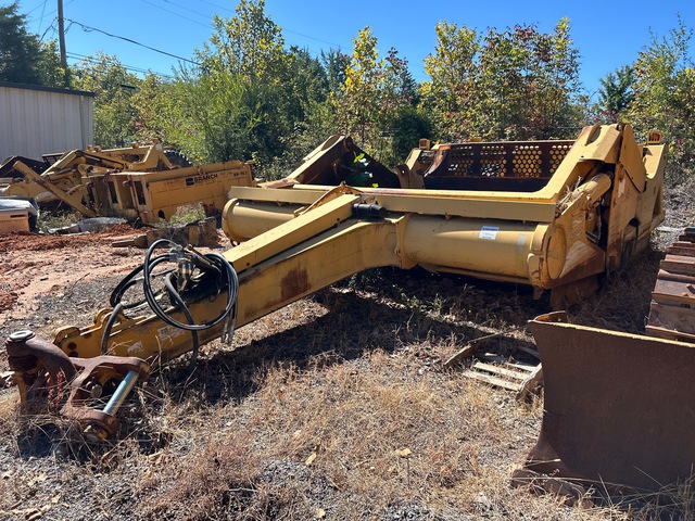 2007 John Deere 1810E 4 Tire Ejector Pull Scraper 2007 John Deere 1810E 4 Tire Ejector Pull Scraper