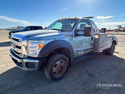 2016 Ford F-550 XLT 4x4 شاحنة جر (Inoperable)