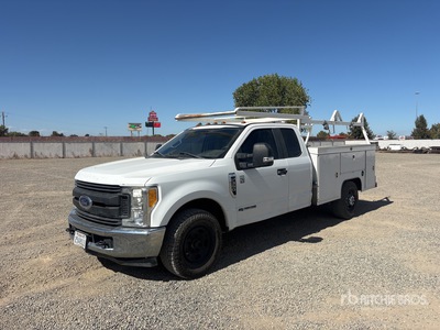 2017 Ford F-350 XL 4x2 Extended Cab Camión Utilitario