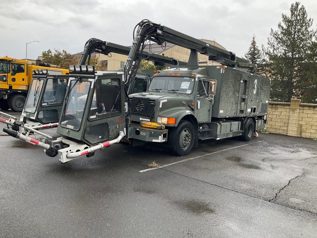2001 International 4700 De-Icer Truck