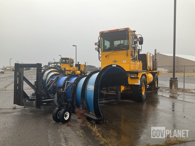 Oshkosh H-27 23-G2 Snow Plow Truck