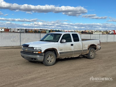 2000 Chevrolet 1500 LT 4x4 Extended Cab Pickup