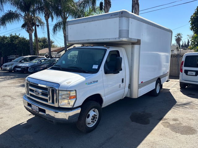 2013 Ford E-450 4x2 Van Truck