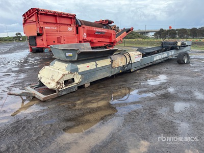 2017 McFab Screenmasters 750W5 600 mm x Radial Stacking Transportador