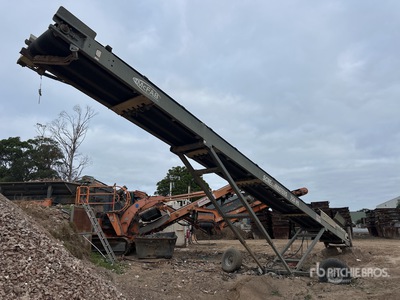 2017 McFab Screenmasters 750W5 600 mm x Radial Stacking Conveyor
