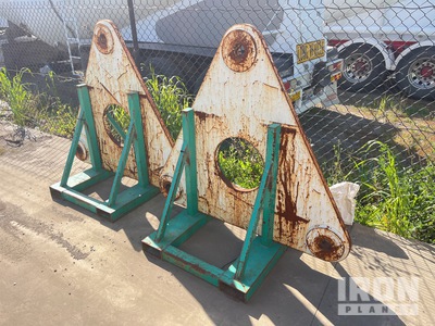 Quantity of (2) Triangles Divers -  accessoires pour grues