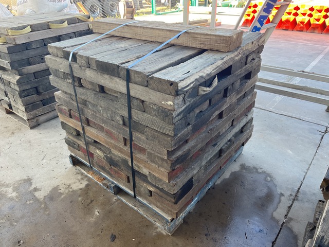 Quantity of Crane Outrigger Hardwood Timbers Quantity of Crane Outrigger Hardwood Timbers