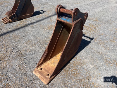 2023 Bucketman 320 mm Q/C Cleanup Łyżka do koparki - Fits Hitachi ZX85