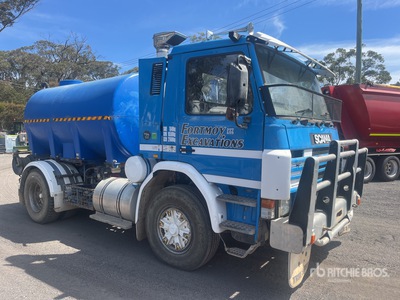 1989 Scania P113M 4x2 Ciężarówka na wodę