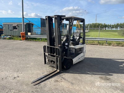 2010 Nissan 1N1L15Q 1300 kg Chariot Élévateur (Inoperable)