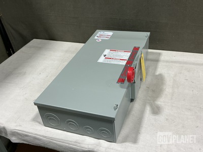 (5) Eaton DT363UGK Double Throw Safety Switches