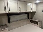 Intérieur with Finition des armoires