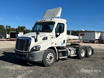 2014 Freightliner Cascadia 113 6x4 T/A Dagcabine Trekker