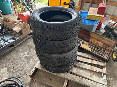 Quantity of (4) Michelin 225/55R17 Pneus