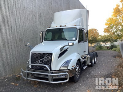 2020 Volvo VNL 6x4 T/A Day Cab Truck Tractor