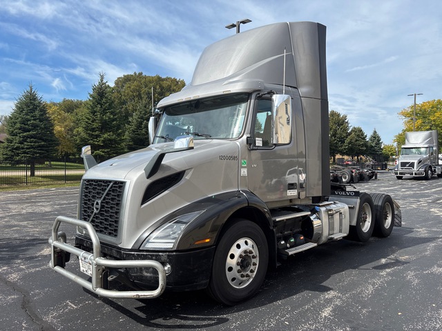 2020 Volvo VNR 300 6x2 T/A Day Cab Truck Tractor