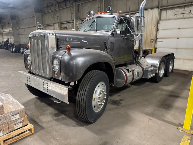 Mack 6x4 T/A Day Cab Truck Tractor (Glider Kit)