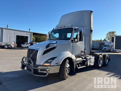 2021 Volvo VNL 300 6x4 Cabeza Tractora Cabina Corta