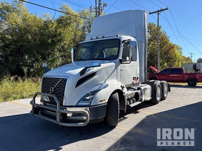2021 Volvo VNL 300 6x4 Cabeza Tractora Cabina Corta