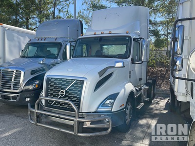 2020 Volvo VNL 300 T/A Day Cab Truck Tractor
