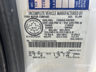 Altec 30 ft on 1999 Ford F-450 4x2 Piattaforma Autocarrata