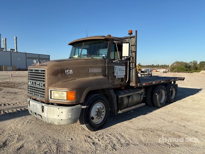 1999 Mack CH613 6x4 Flatbed Truck