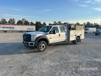 2014 Ford F-550 Super Duty 4x2 Crew Cab Utility Truck