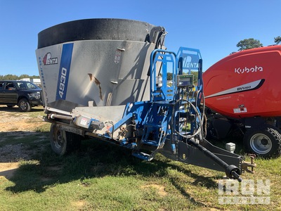 2022 Penta 4930 Trailer Feed Mixer