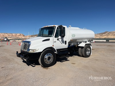 2005 International 4300 4x2 Water Truck