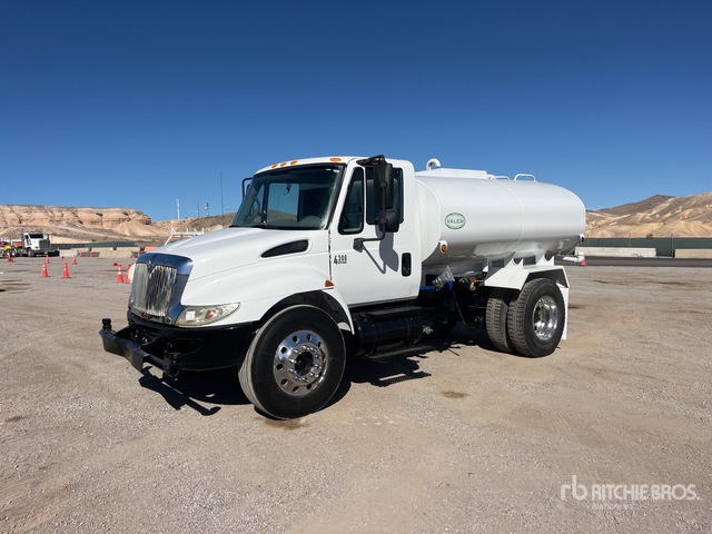 2005 International 4300 4x2 Water Truck