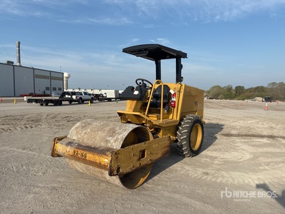 Cat CS-323C Smooth Drum Compactor