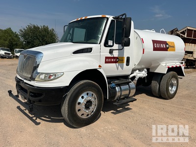 2015 International DuraStar 4300 2000 gal 4x2 Ciężarówka na wodę