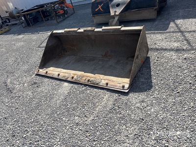 71 in General Purpose Skid Steer Bucket