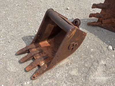 C & P 16 in Digging Backhoe Rear Bucket
