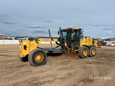 2010 John Deere 772GP AWD Niveleuse à moteur