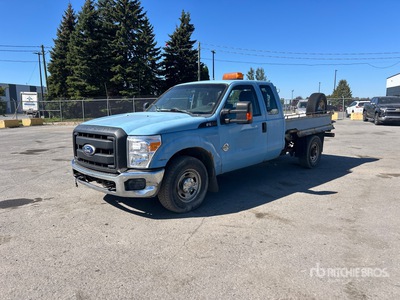 2011 Ford F-350 4x2 Extended Cab Flatbed Truck