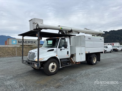 Altec LR758 58 ft on 2013 International Durastar 4300 4x2 Forestry Chipper Body Podnośnik Koszowy