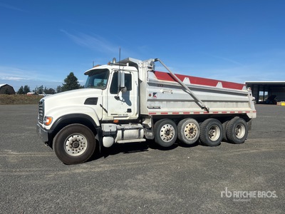 2006 Mack CV713 10x4 ダンプトラック(4軸)