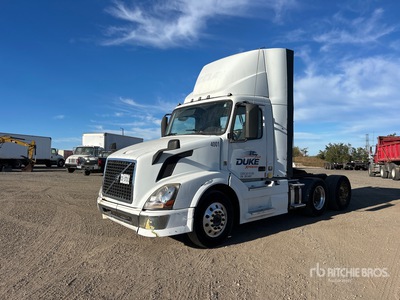 2013 Volvo VNL 6x4 T/A Day Cab Truck Tractor