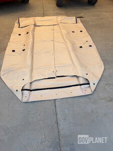 Lot of 2 - 2 Man Humvee Area Top - Highback Tan (NOS) New old stock. Ship Dims:34x16x12 80lbs Części: Części HMMWV