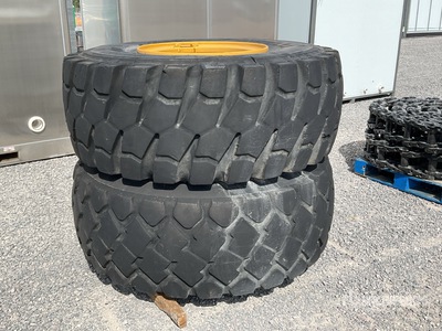 Quantity of (2) Pirelli RM100 23.5R25 Lote de Llantas / Opony - Fits PIRELLI