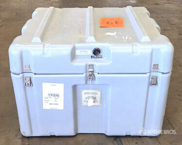 (5) Plastic Storage Containers