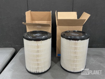 (46) Donaldson P527484 Air Filters