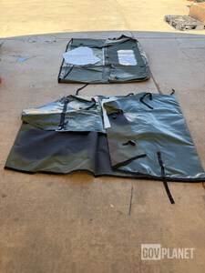 Lot of 2- Humvee 4 Man Wagon Cargo Area Tops- 1-Green 1- Camo Lot of 2- NOS 4 Man Cargo Area Tarps Ship Dims:26x17x17 29lbs Części: Części HMMWV