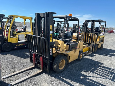 2005 Hyster H40xL 3600 lb Pneumatic Tire Forklift