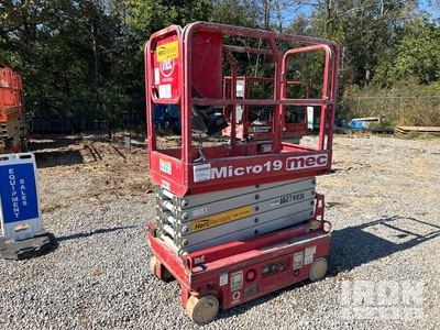 2019 MEC Micro 19 Electric Scissor Lift