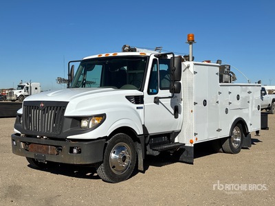2013 International TerraStar 4x2 شاحنة خدمة