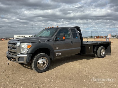 2013 Ford F-550 XLT 4x4 Extended Cab Autocarro cassone fisso