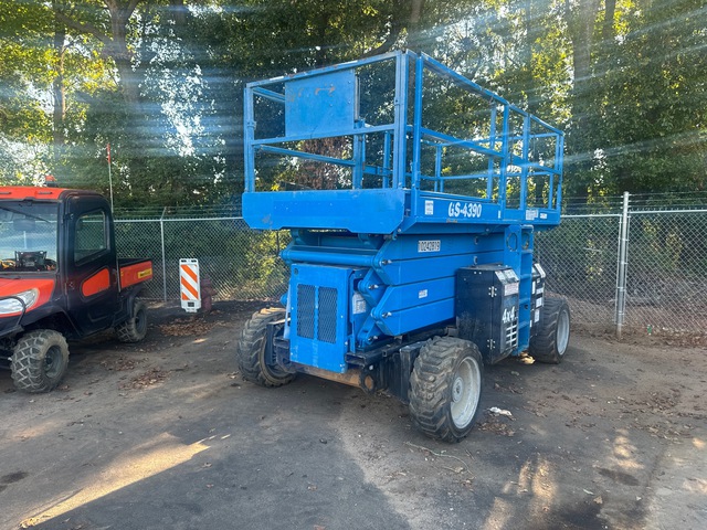 2018 Genie GS4390RT 4x4 Diesel Scissor Lift (Inoperable) 2018 Genie GS4390RT 4x4 Diesel Scissor Lift (Inoperable)